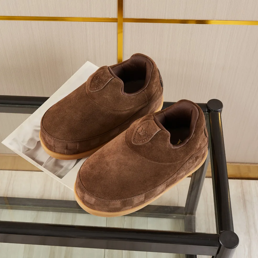 💰💰💰 660 hot style 🆕🆕🆕𝙇𝙑🔥New models are on the shelves🔥 Louis Vuitton 25ss, LV co-branded nigo YETI Fat Ding is ugly and cute, many Internet celebrities have put it on the show, a classic and versatile item. Fabric: imported high mercerized cowhide suede. Lining: High-grade elastic mesh, original molded outsole. Size: women's clothing, 35-41 (customized for women's 40 and 41), men's clothing 39-46 (customized for 45-46)